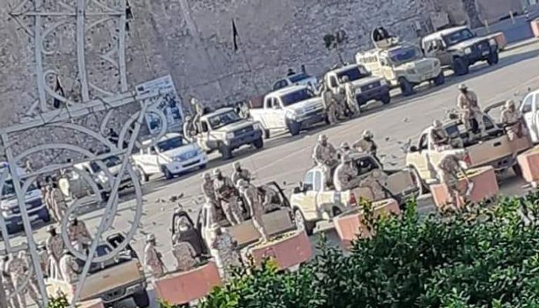 المليشيات تنشر مدرعات وأسلحة ثقيلة للتصدي للمتظاهرين في طرابلس