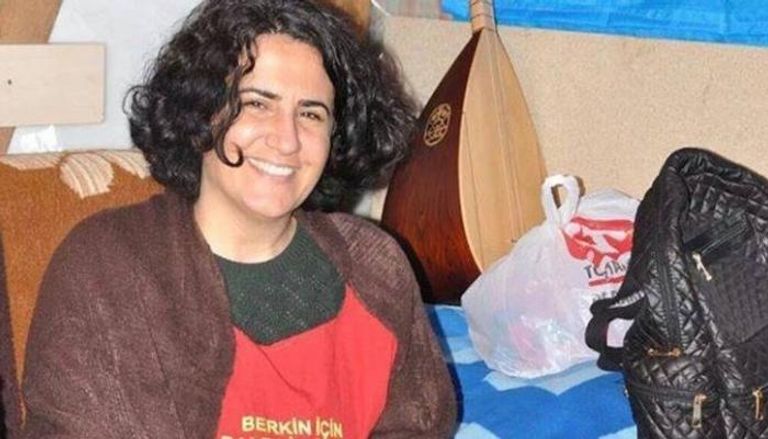 المحامية التركية أبرو تيمتيك لقيت مصرعها بسجون أردوغان