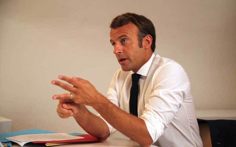 السيدة فيروز والرئيس الفرنسي