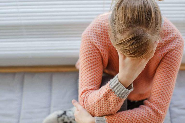 الشعور بالإرهاق من أعراض كورونا الخفية - تعبيرية الشعور بالإرهاق قد يشير إلى إصابتك بفيروس كورونا دون أن تدري