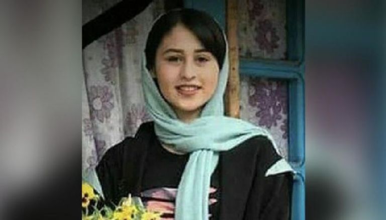 الابنة الإيرانية التي قطع والدها رأسها وهي نائمة