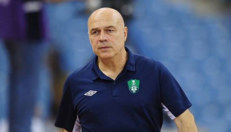 كريستيان جروس مدرب الأهلي الأسبق الروماني رازفان لوشيسكو مدرب الهلال