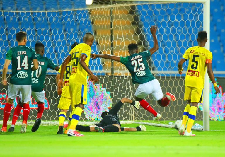 من مواجهة التعاون والاتفاق في الدوري السعودي من مواجهة الفتح والاتحاد في الدوري السعودي