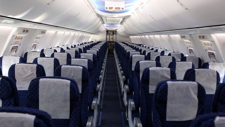 الطائرة الإسرائيلية في مطار بن غوريون