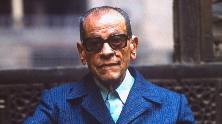 الأديب العالمي الراحل نجيب محفوظ