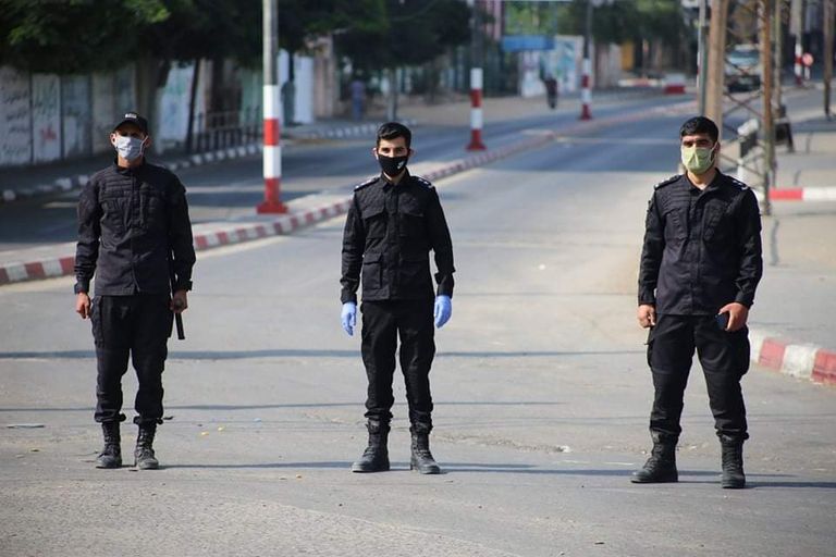كورونا يصيب الحياة في غزة بالشلل