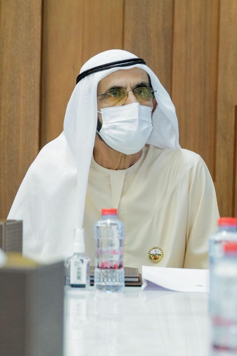 الشيخ محمد بن راشد يطلع على خطط عمل حكومة دولة الإمارات