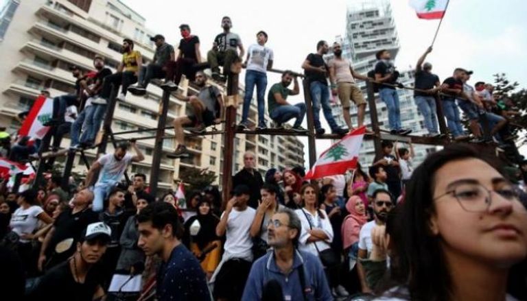 متظاهرون لبنانيون-أرشيفية