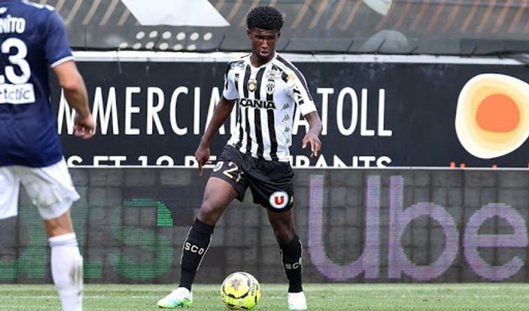 محمد علي شو لاعب أنجيه الفرنسي منتخب المغرب