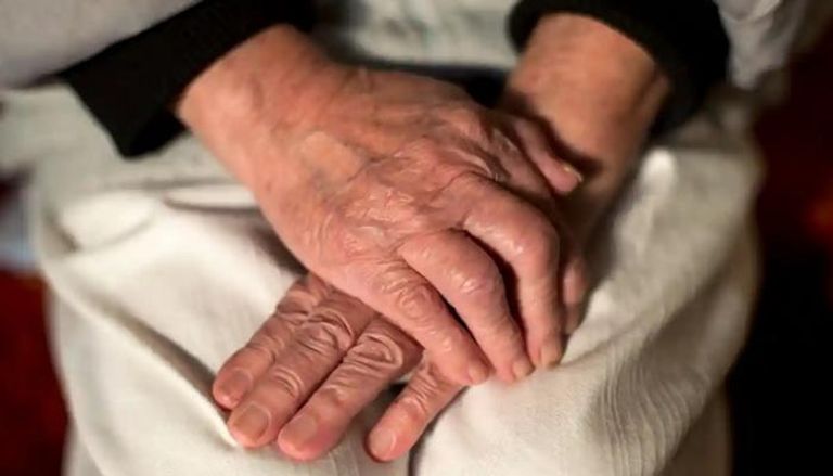 %75 من وفيات كورونا بدور رعاية المسنين يعانون 