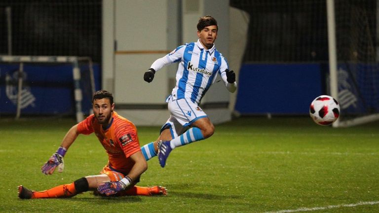 نايس جوهرة، النجم الصاعد لريال سوسيداد جمال بلماضي مدرب منتخب الجزائر