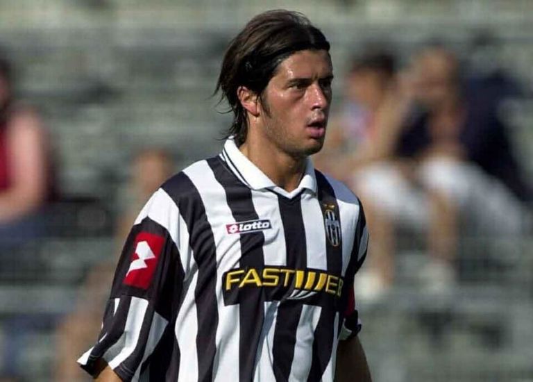 حسام عوار لاعب ليون الفرنسي