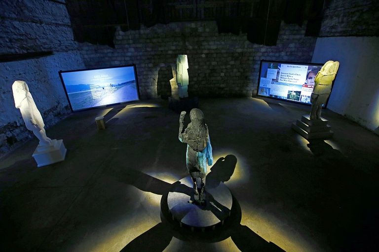 تمثال ميلانيا ترامب المحروق