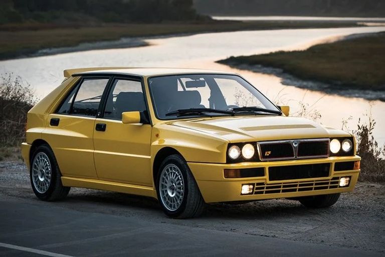 طراز Lancia Delta Integrale طراز ألفا روميو الرياضي 33 Stradale