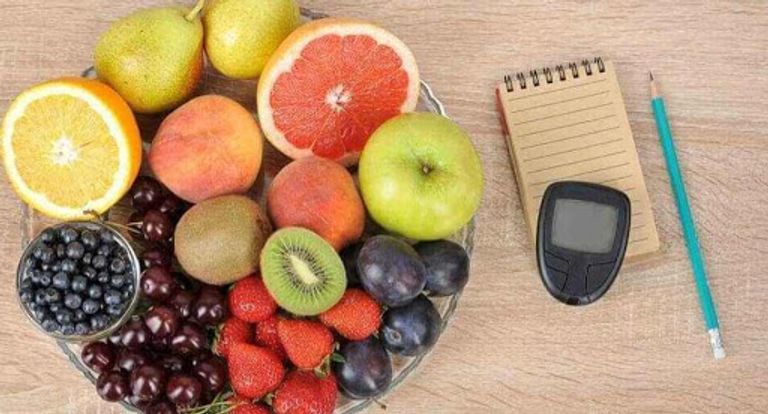 قائمة بالأطعمة المفيدة لمرضى السكري - تعبيرية ينبغي الإقلال من الفواكه المجففة لاحتوائها على السكر بنسبة عالية