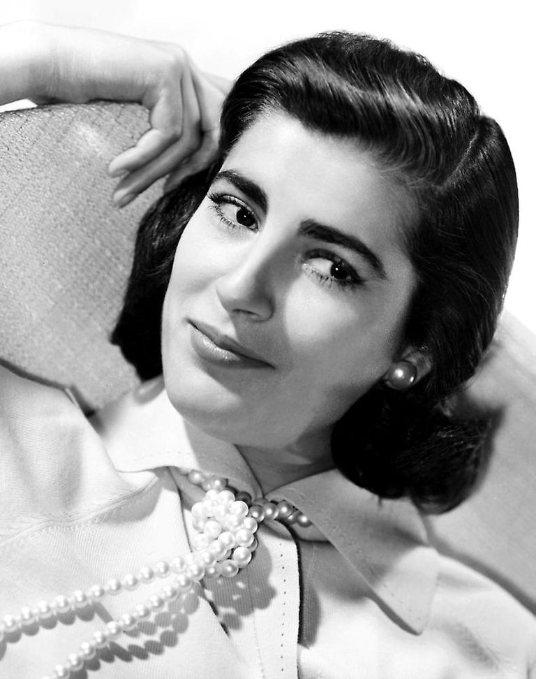 الممثلة اليونانية إيرين باباس