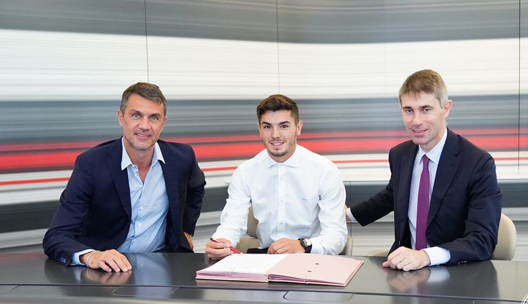 براهيم دياز يوقع عقده مع ميلان براهيم دياز لاعب ميلان الجديد