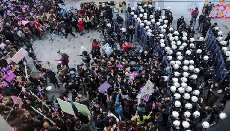 حصار من الأمن التركي لإحدى وقفات المعارضة- أرشيفية