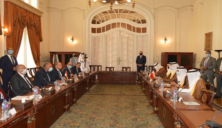لقاء وزيري خارجية مصر سامح شكري والبحرين عبداللطيف الزياني