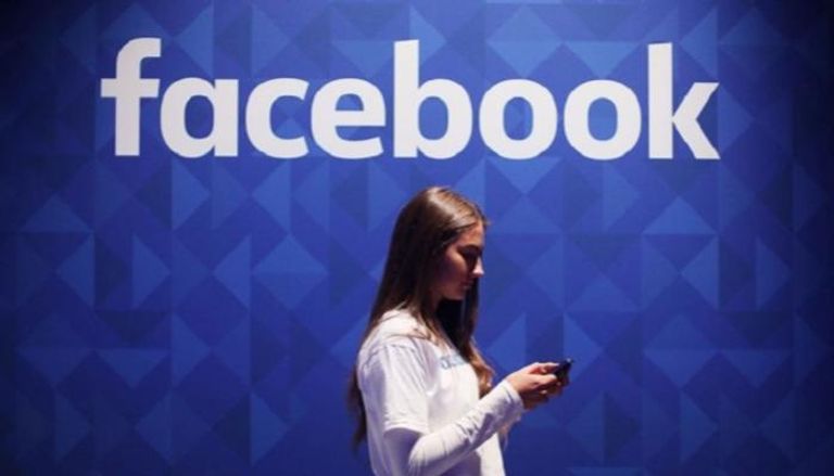 فيسبوك يعوض المستخدمين عن إغلاق حساباتهم