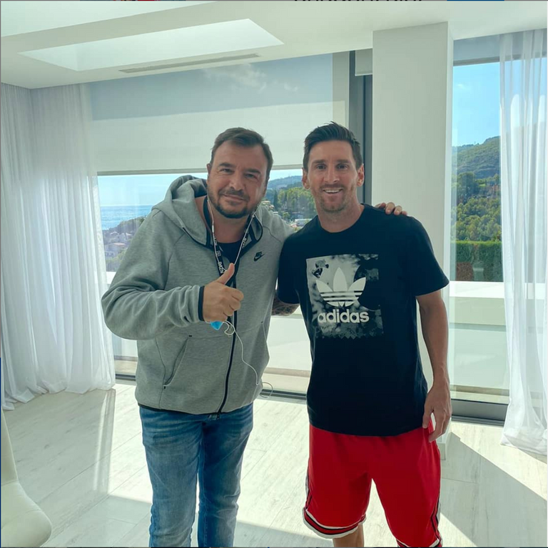 ليونيل ميسي قائد برشلونة