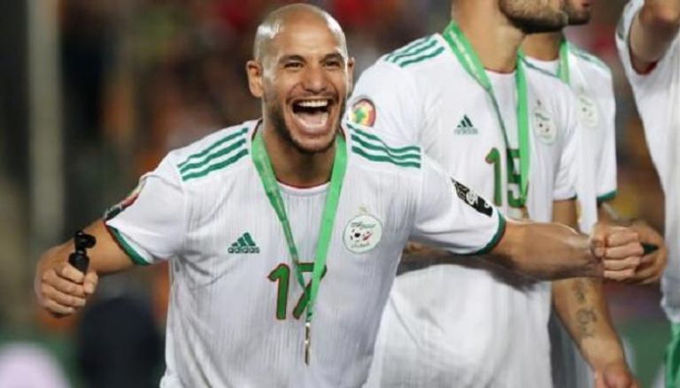 عدلان قديورة لاعب منتخب الجزائر المخضرم