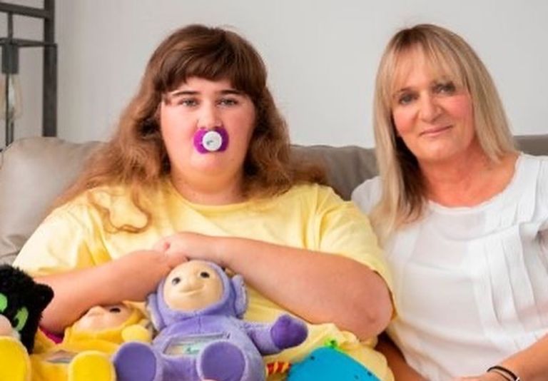 دايسي مع والدتها