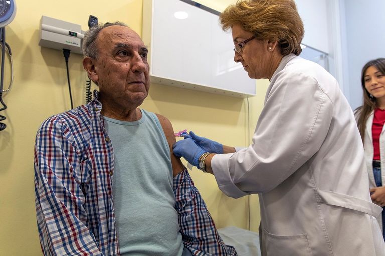 أعراض الإصابة بكورونا تظهر في الفترة ما بين يومين و14 يوما