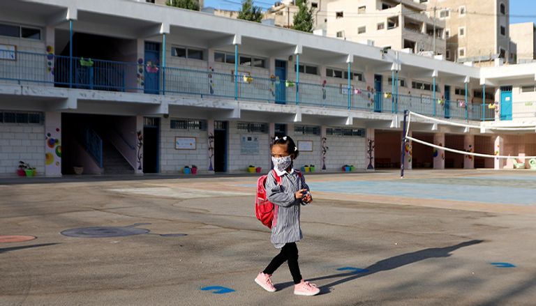 مدارس الضفة الغربية تُعيد فتح أبوابها