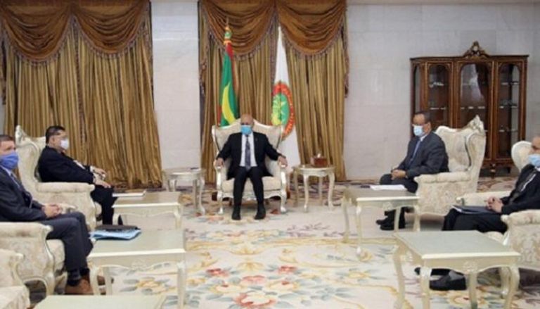الرئيس الموريتاني خلال لقائه بالمبعوث الأمريكي