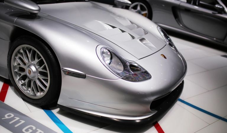 طراز بورش 911 GT1 طراز فيراري F40