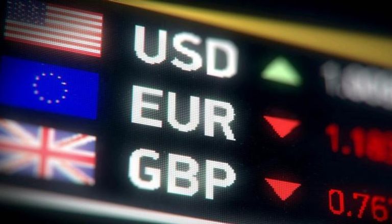 تراجع اليورو والإسترليني أمام الدولار