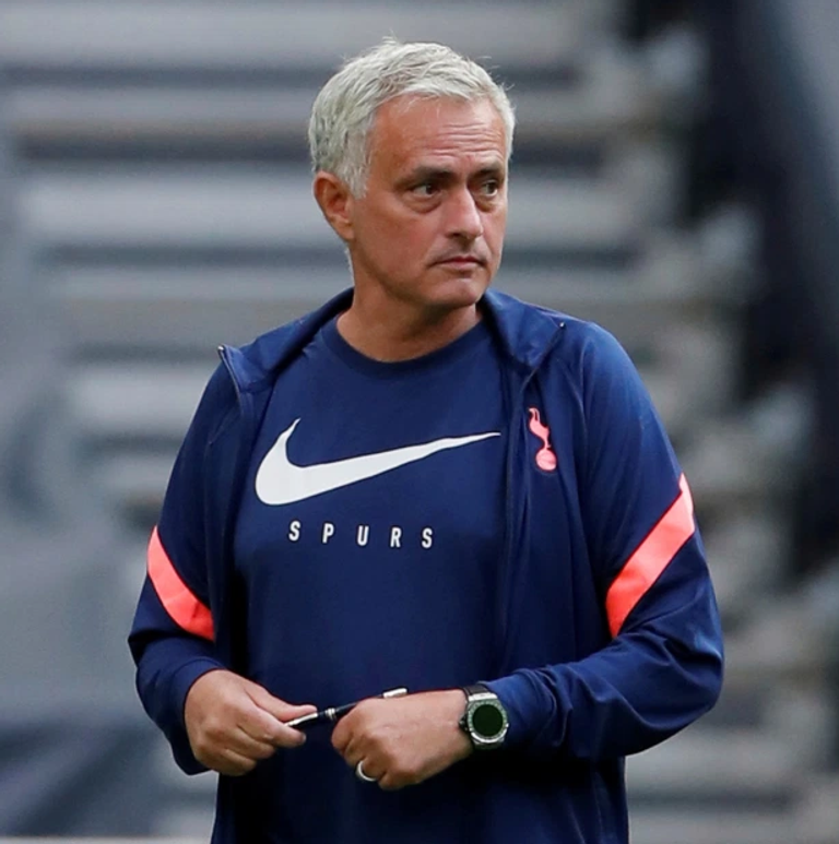 ليونيل ميسي قائد برشلونة