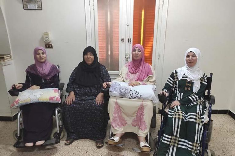 الأميرات الـ4 والأخ البار