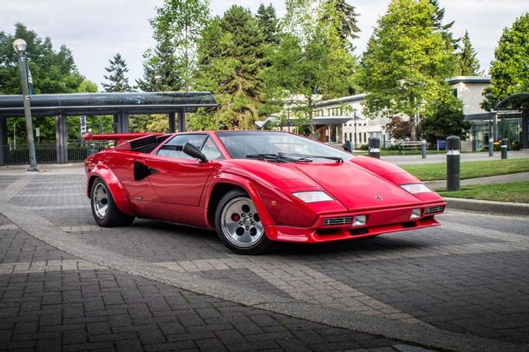 طراز Lamborghini Countach طراز فيراري F40