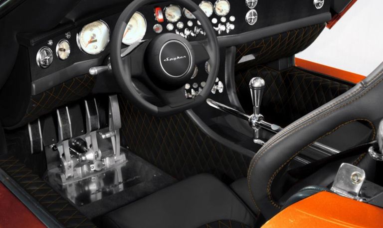 طراز C8 طراز Twingo RS 133