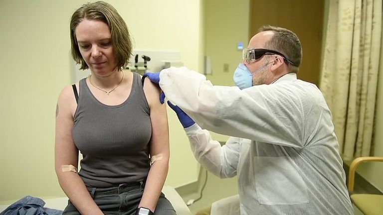 لقاح فيروس كورونا المستجد (أرشيفية)