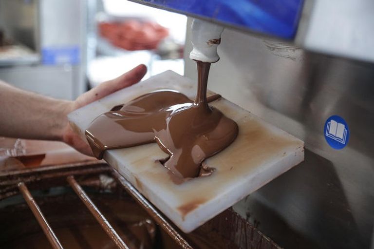 تصنيع الشوكولاتة نصائح لتناول الشوكولاتة دون ضرر