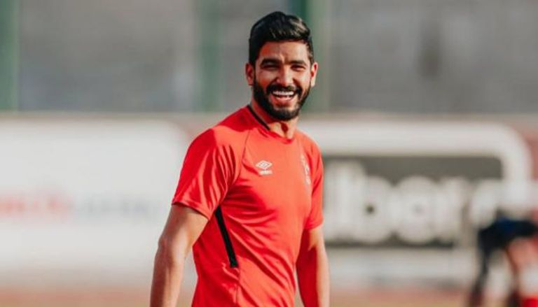  لاعب كرة القدم بالنادي الأهلي صالح جمعة
