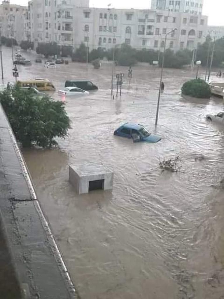 جانب من السيول التي أغرقت تونس