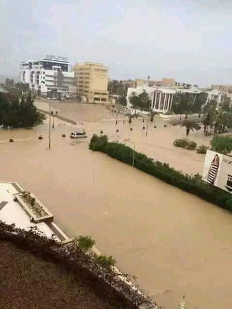 جانب من السيول التي أغرقت تونس