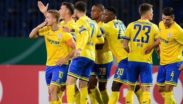 آينتراخت براونشفايج أقصى هيرتا برلين من كأس ألمانيا فريق آينتراخت براونشفايج أولى مفاجآت كأس ألمانيا