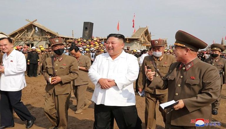 زعيم كوريا الشمالية خلال تفقده أعمال إعادة البناء
