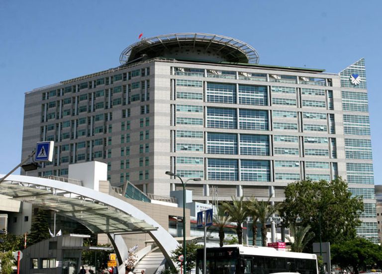 مستشفى أيخلوف الإسرائيلي السرطان يقتل 2 ويهاجم 3 من أشقائهما في فلسطين- أرشيفية