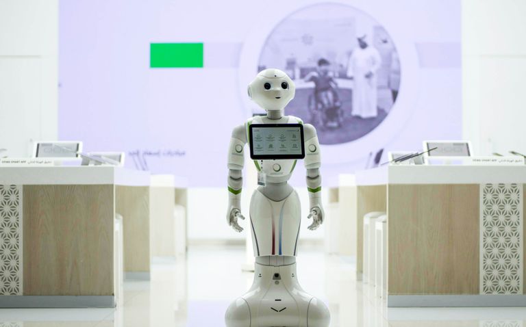 روبوت يساعد أصحاب الهمم - تعبيرية مقر مركز محمد بن زايد للتعليم الخاص
