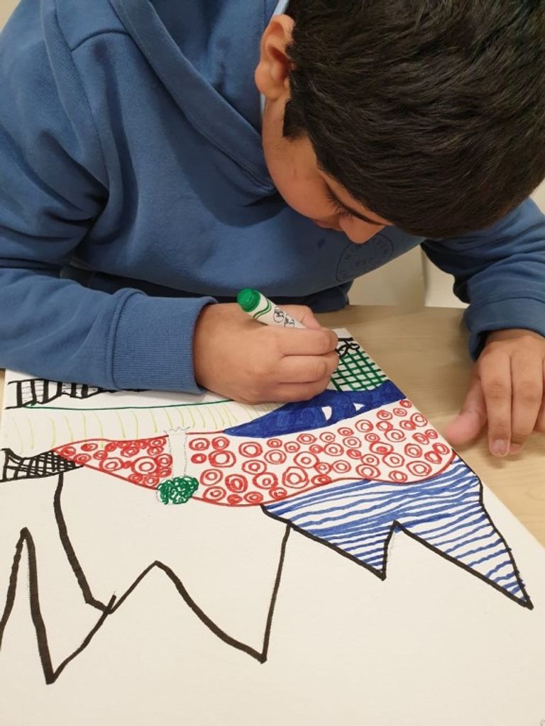 إبداع أصحاب الهمم في الرسم مقر مركز محمد بن زايد للتعليم الخاص