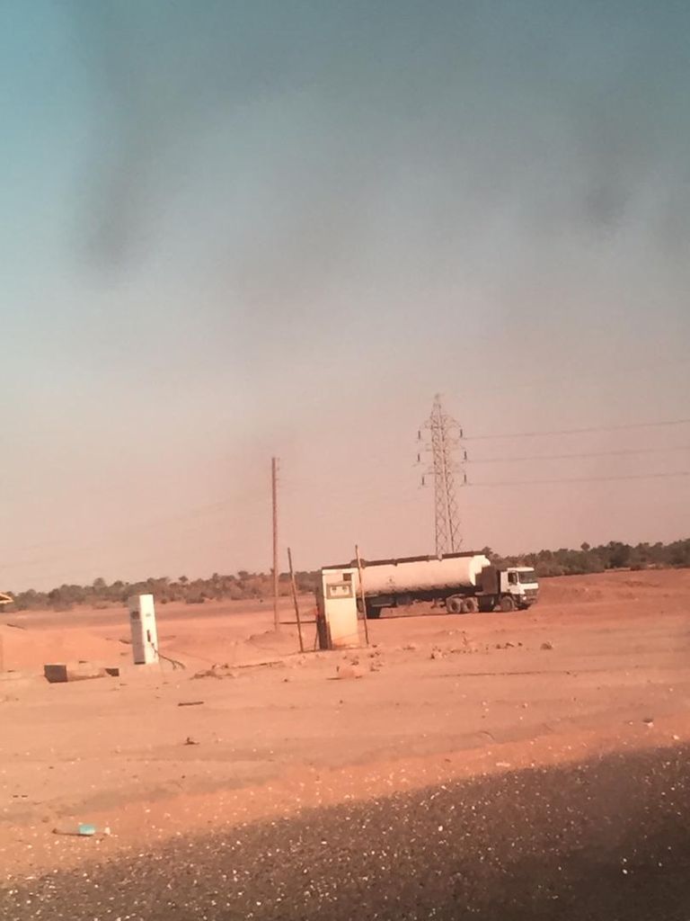 سيارات تهريب الوقود الليبي - صورة من مصادر