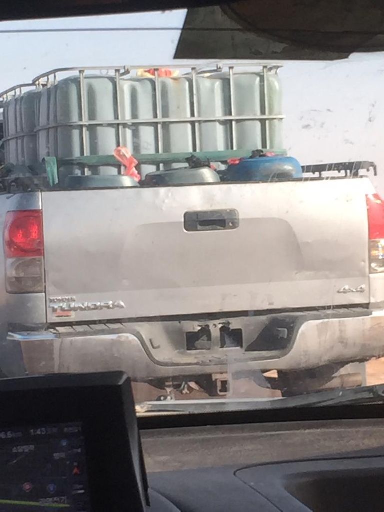 سيارات تهريب الوقود الليبي - صورة من مصادر