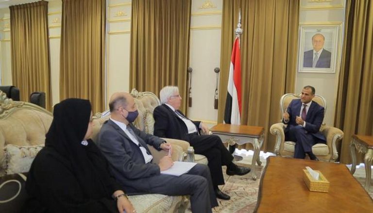 وزير الخارجية اليمني يستقبل المبعوث الأممي