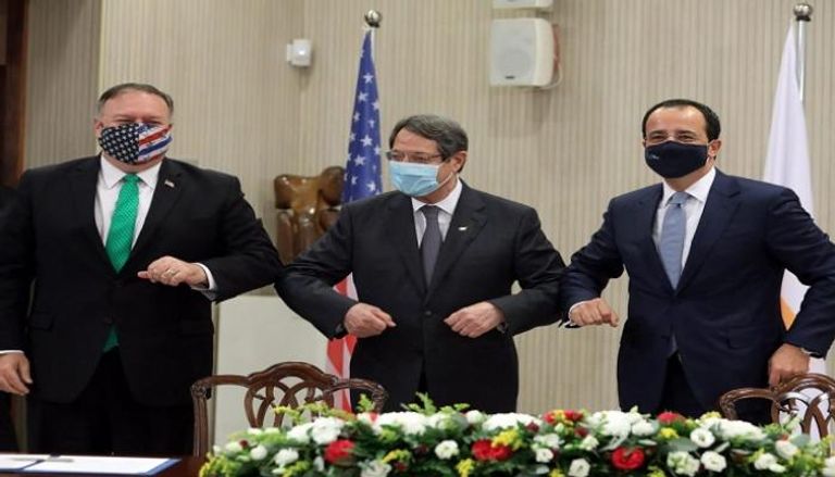 وزيرا خارجية أمريكا وقبرص وبينهما الرئيس القبرصي أطماع أردوغان تتراجع مع الضغط الأمريكي والتحذير الأوروبي